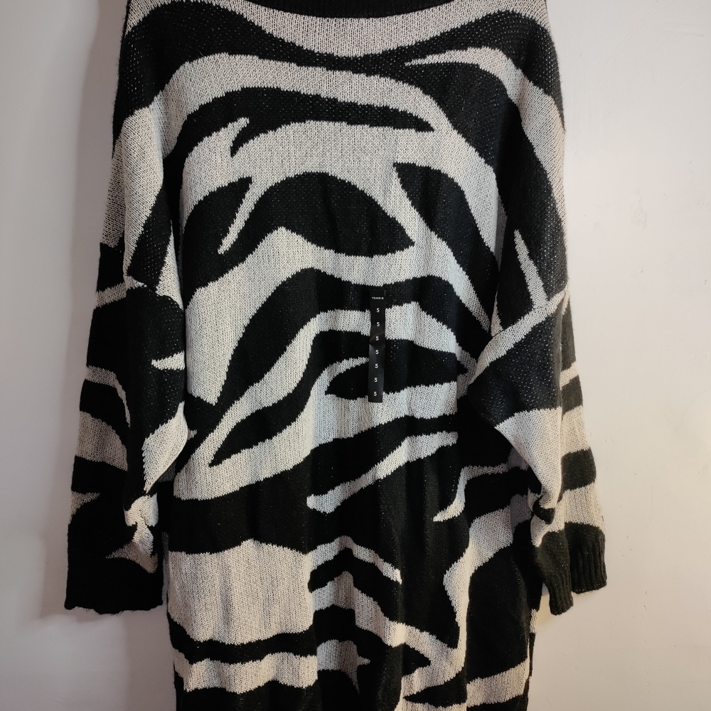 Zebra Print Pullover sweater from Torrid. 31 inch long - Picture 2 of 3